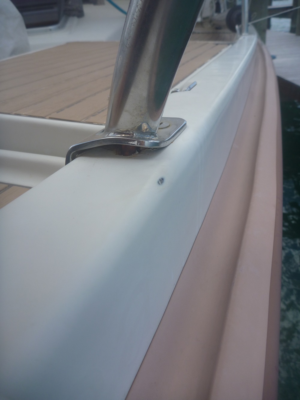  Amel Super Maramu 2000 Collision 