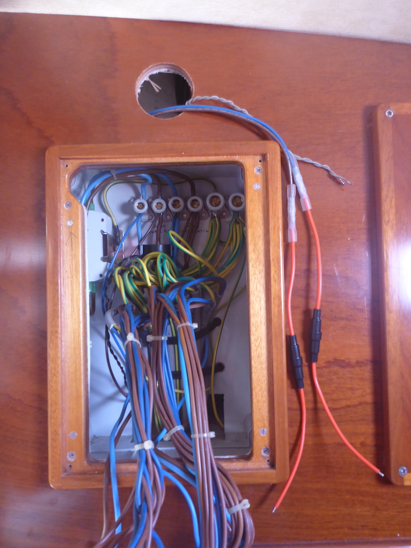  Amel Super Maramu 2000 Bimini 